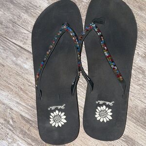 YELLOW BOX JELLOW multi color crystals sz 8.5